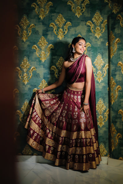 Banarasi deals lehenga sabyasachi